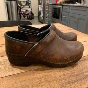 Dansko clogs size 39 US 8.5 women’s